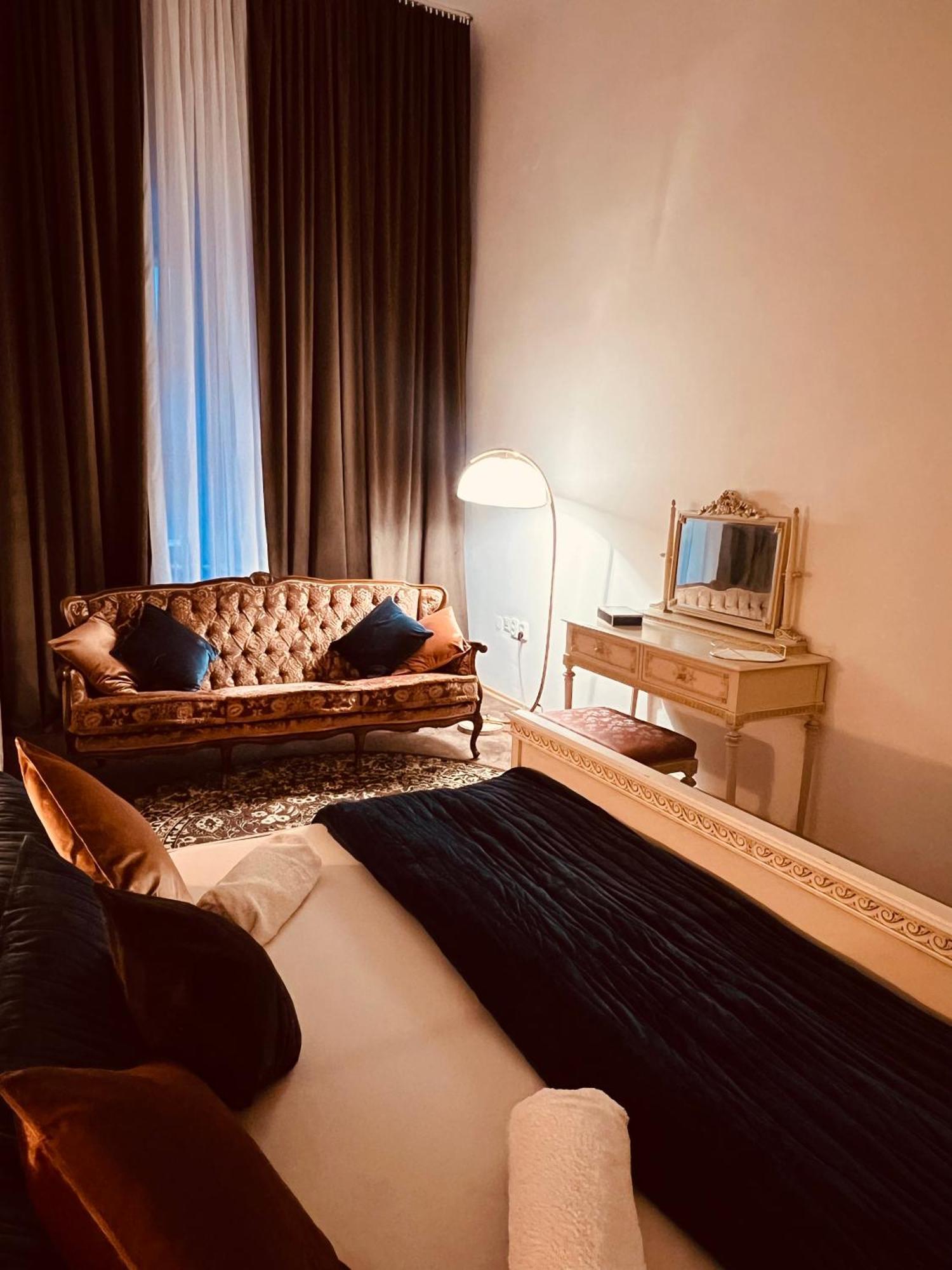 Csaky Palace Bratislava 1 Apartment Bagian luar foto