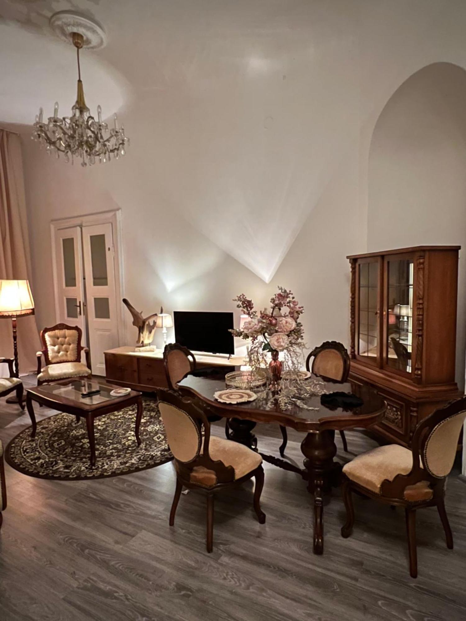 Csaky Palace Bratislava 1 Apartment Bagian luar foto